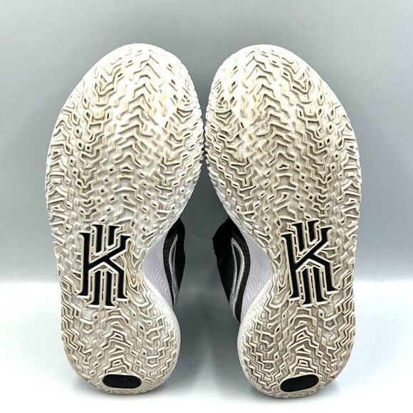Nike Kyrie Low 4 TB 'Black White' (2021) - Picture 10 of 14